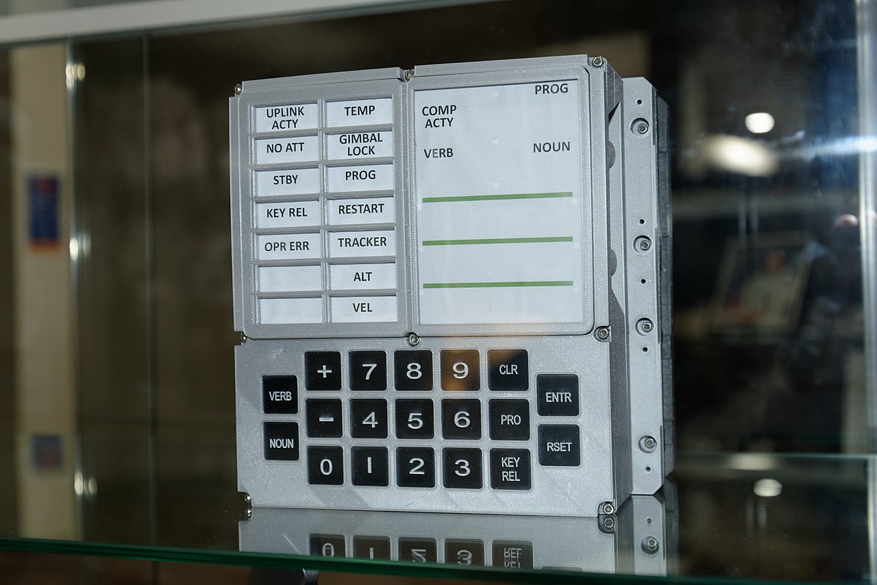 #FesTech19 Ground Control to Major Tom: la conquista dello spazio, il computer, il digitale e la società – 9 Novembre 2019 – ore 18:00 – Circolo del Lettori