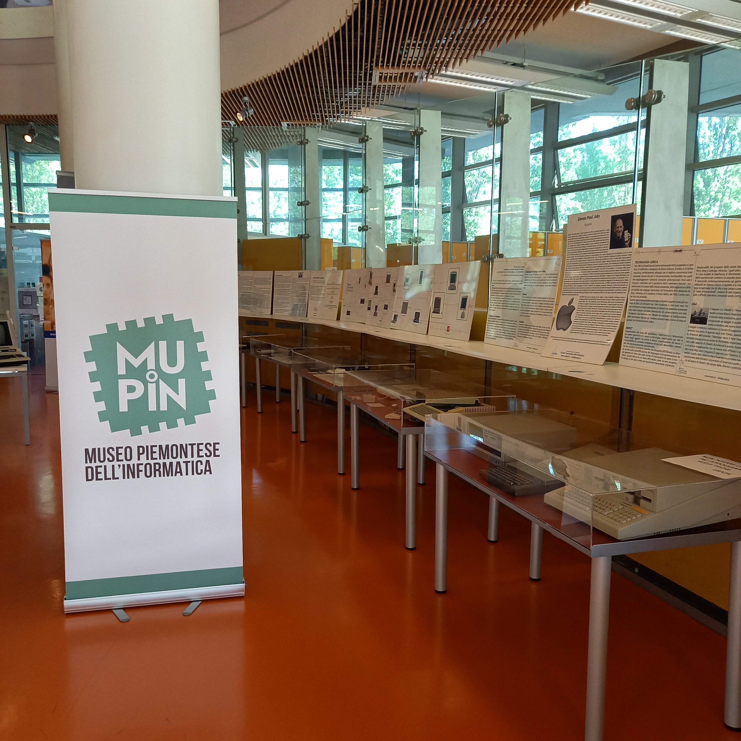 Alla Biblioteca Norberto Bobbio del Campus Luigi Einaudi di Torino le mostre di Mupin su Apple, Commodore e Olivetti